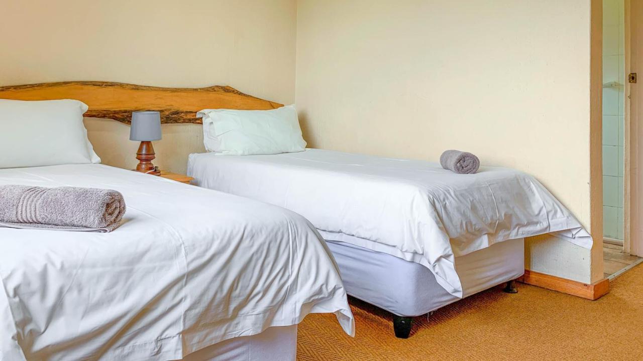 Wits End Mountain Resort Champagne Valley Bagian luar foto