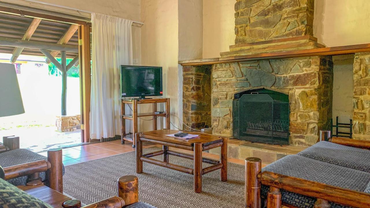 Wits End Mountain Resort Champagne Valley Bagian luar foto