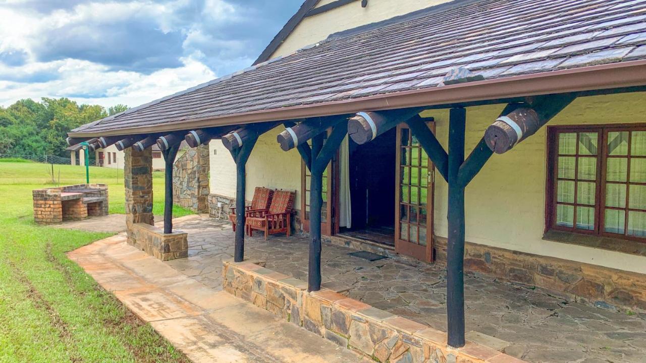 Wits End Mountain Resort Champagne Valley Bagian luar foto