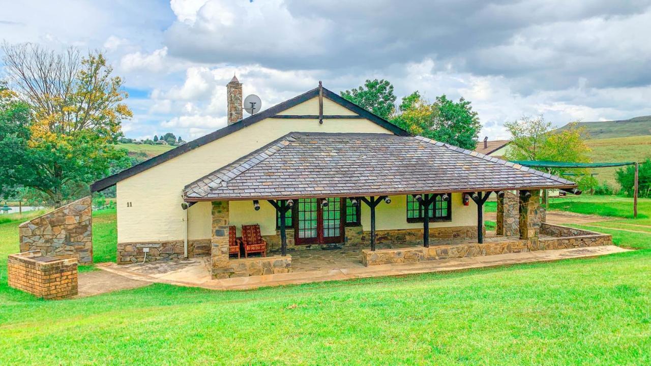 Wits End Mountain Resort Champagne Valley Bagian luar foto