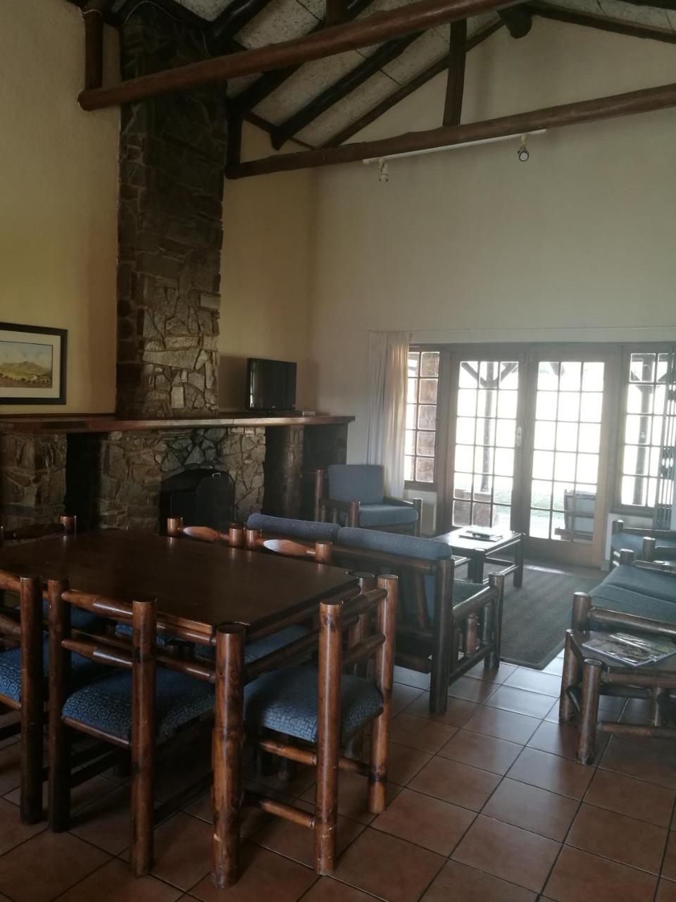 Wits End Mountain Resort Champagne Valley Bagian luar foto