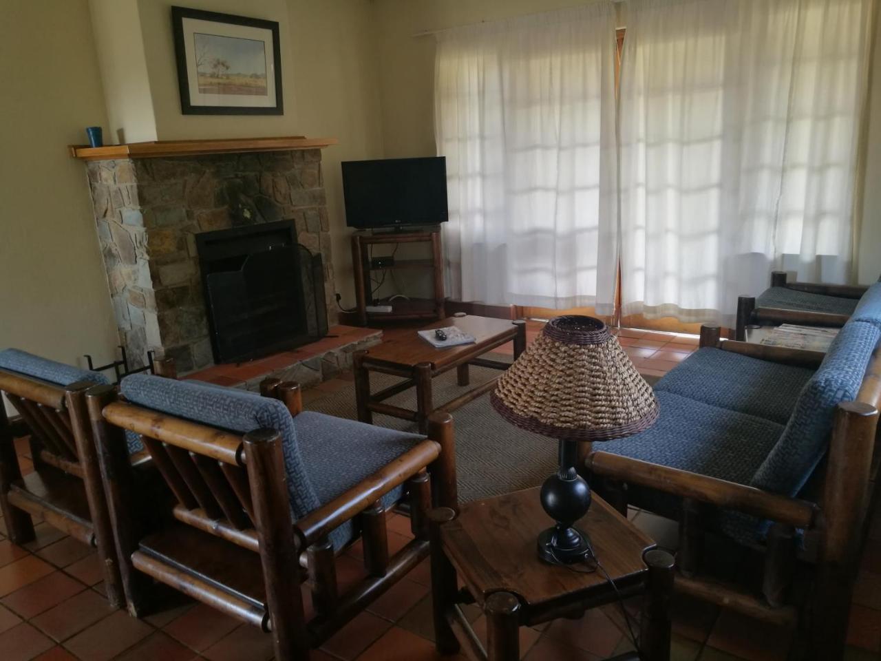 Wits End Mountain Resort Champagne Valley Bagian luar foto