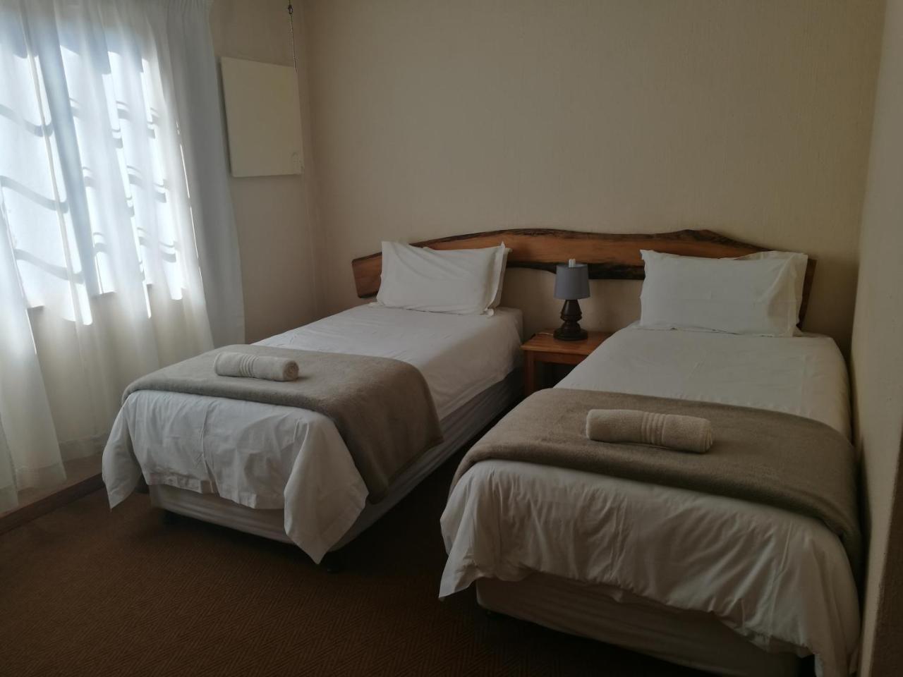 Wits End Mountain Resort Champagne Valley Bagian luar foto